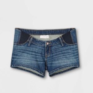Maternity shorts